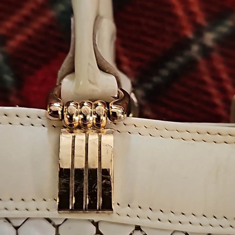 White R Purse - Chain Mail - Picture 15 of 16